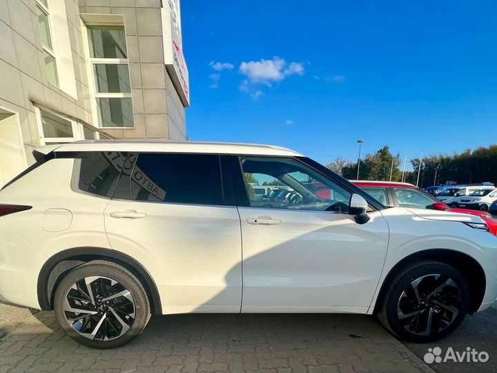 Mitsubishi Outlander 2.5 CVT, 2023