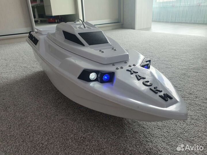 Пикормочный кораблик