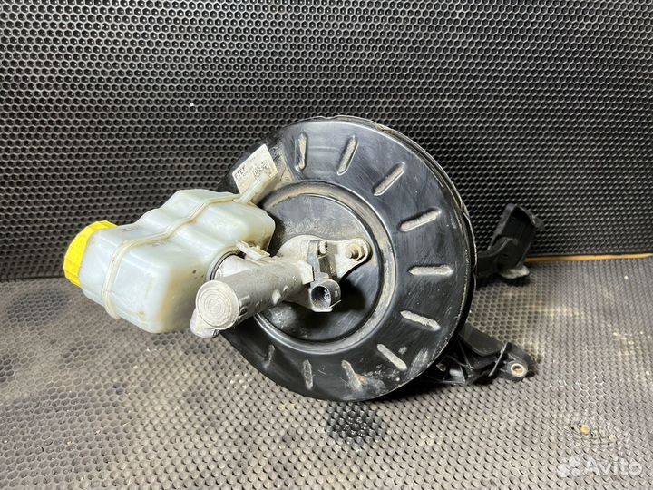 Вакуумник Skoda rapid 1/ VW Polo 5