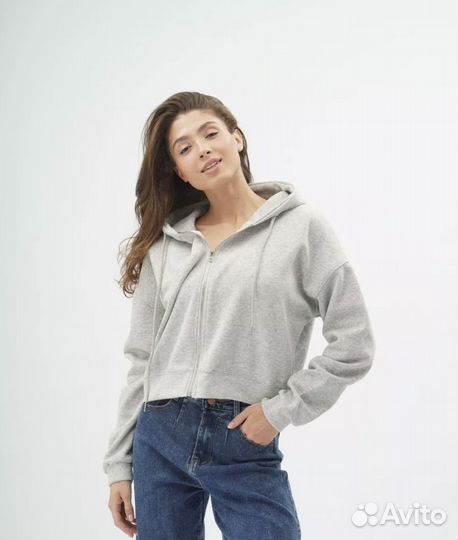 Толстовка укороченная с капюшоном