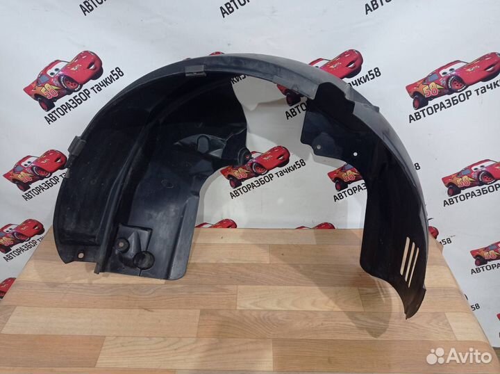 Подкрылок передний правый Ford Fiesta 6 CB1 2011