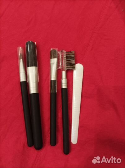 Косметичка с кистями