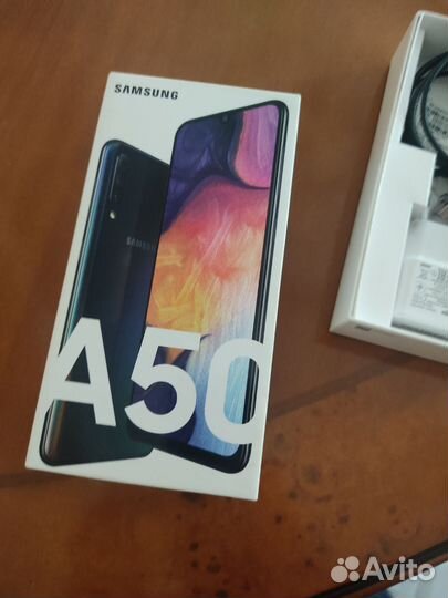 Samsung Galaxy A50, 4/64 ГБ