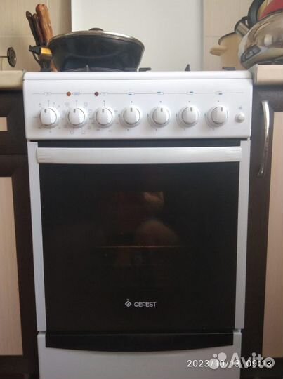 Газовая плита с электрической духовкой