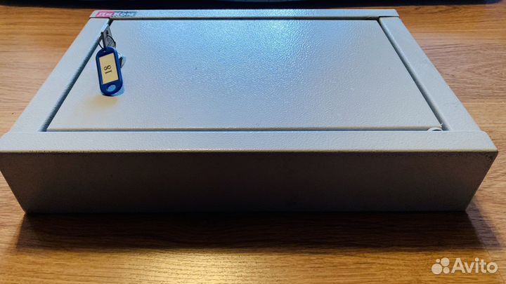 Металлический сварной шкаф для ключей диком