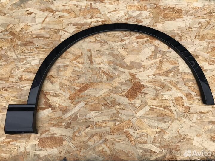 Накладка крыла переднего правого Audi Q7 4M