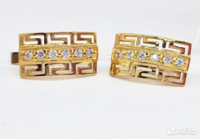 Золотые серьги с камнем