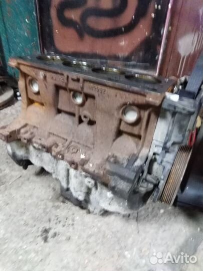 Блок цилиндров двигатель Ниссан Альмера G15 Almera