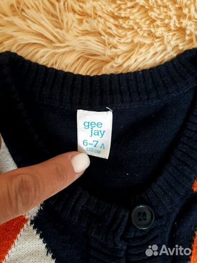 Кофта мальч.на 6-7 лет