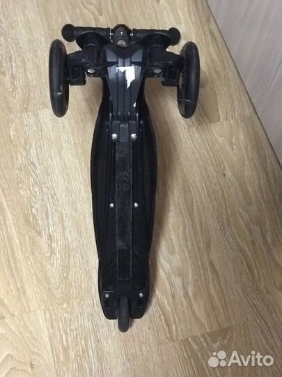 Самокат трехколесный со светящимися колесами