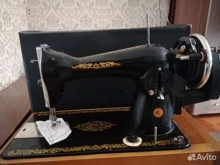 Швейная машина Подольск ручная