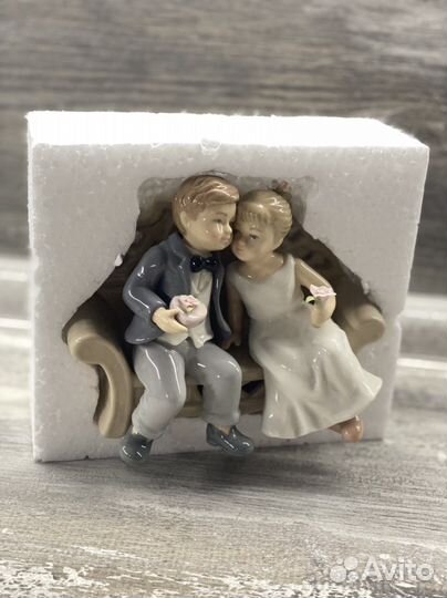 Статуэтка фарфор