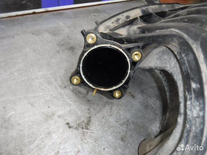 Коллектор впускной Лада Калина 11183 2011