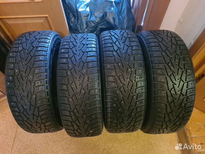 Nokian Tyres Hakkapeliitta 7 215/65 R16
