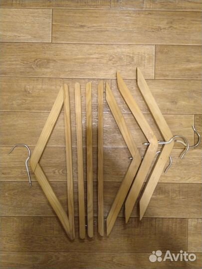 Плечики деревянные и чашки