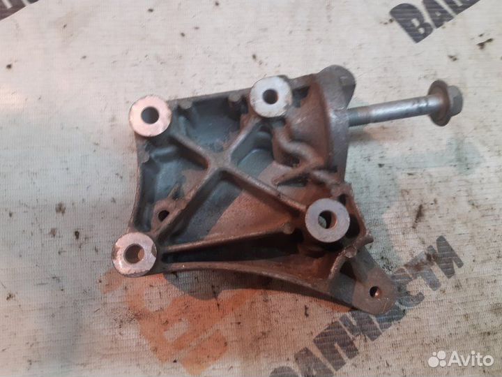 Кронштейн компрессора кондиционера Chevrolet