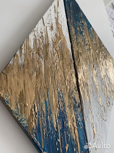 Картина в интерьер с золотом