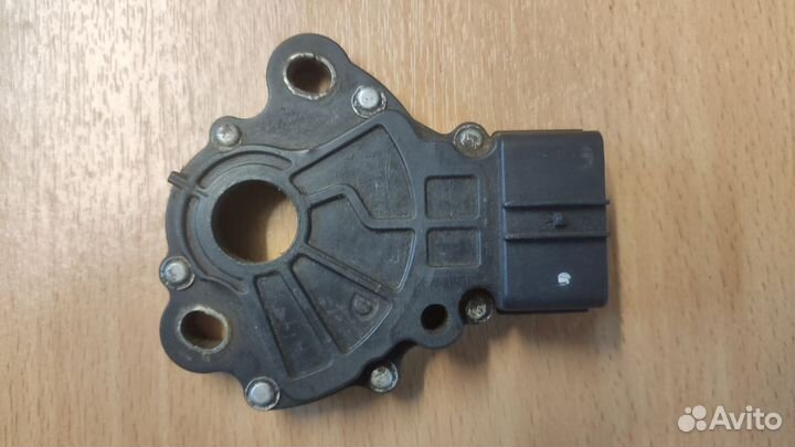 FN1121444 датчик ингибитор положения АКПП