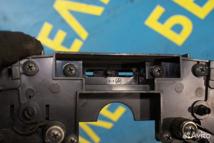 Кронштейн подрулевых переключателей Лада Калина