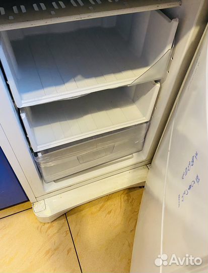 Холодильник бу рабочий