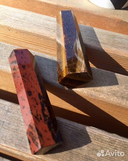 Натуральный минерал красный обсидиан