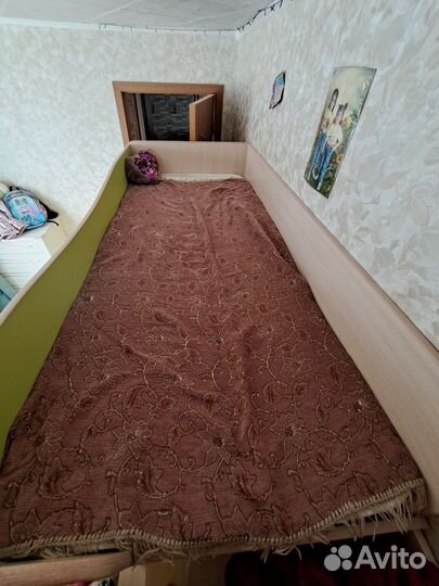 Двухъярусная кровать