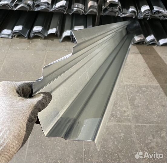 Порог верхний левый Infiniti QX56 (QX80)(1мм)