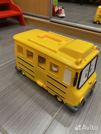 Игрушка Автобус гараж скулби и машинки робокар