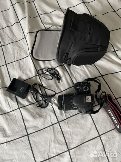 Зеркальный фотоаппарат Canon 550d