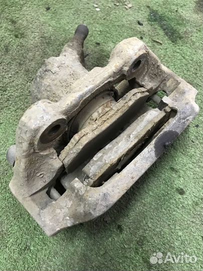 Суппорт передний левый Audi 80 B3 RU 1.8