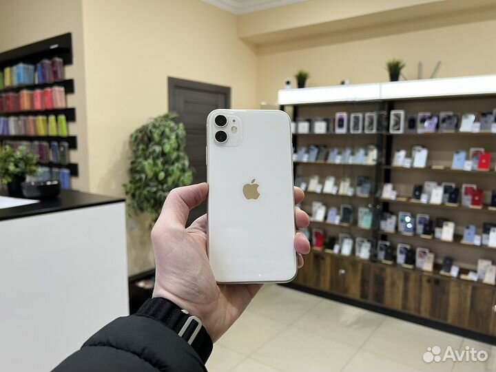iPhone 11, 64 ГБ