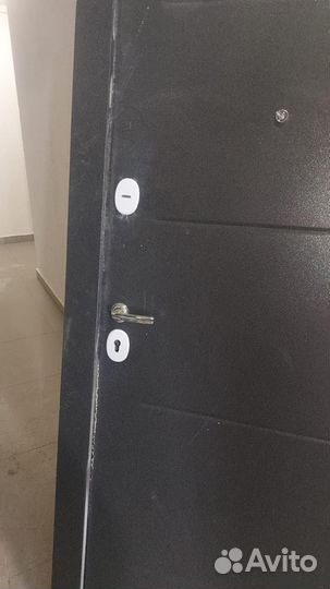 Дверь входная металлическая новая