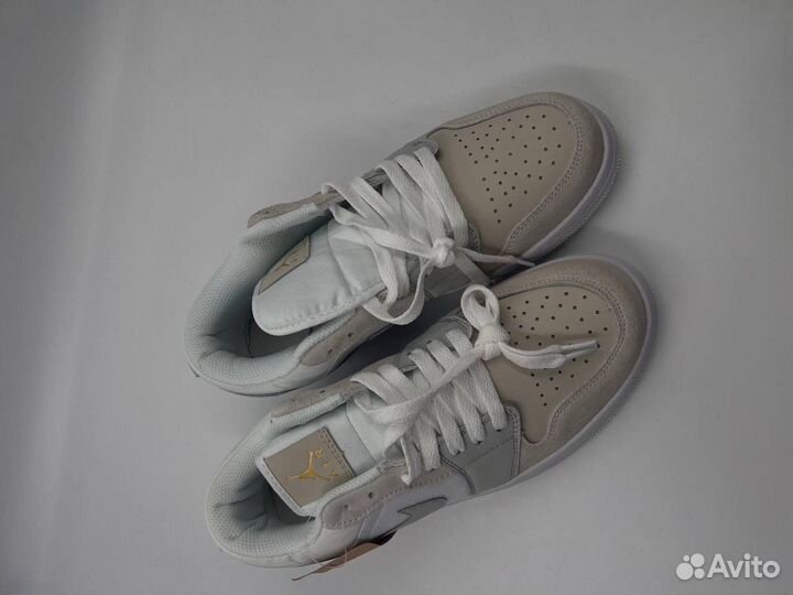 Кроссовки 41 размера. Новые