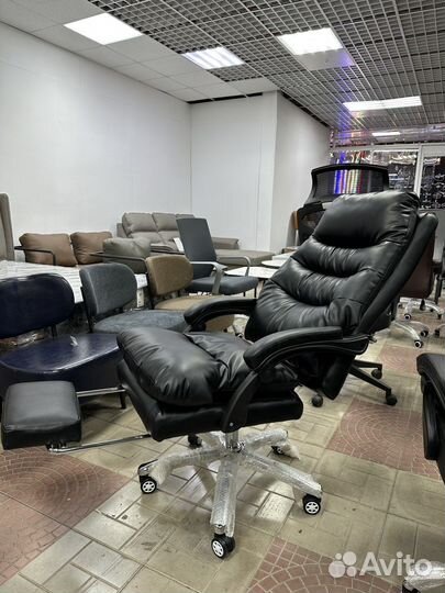 Кожанный стул компьютерный