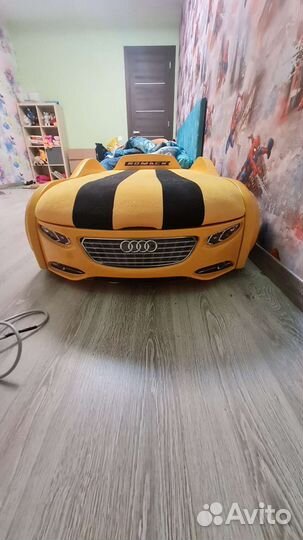 Детская кровать машина с матрасом Romack