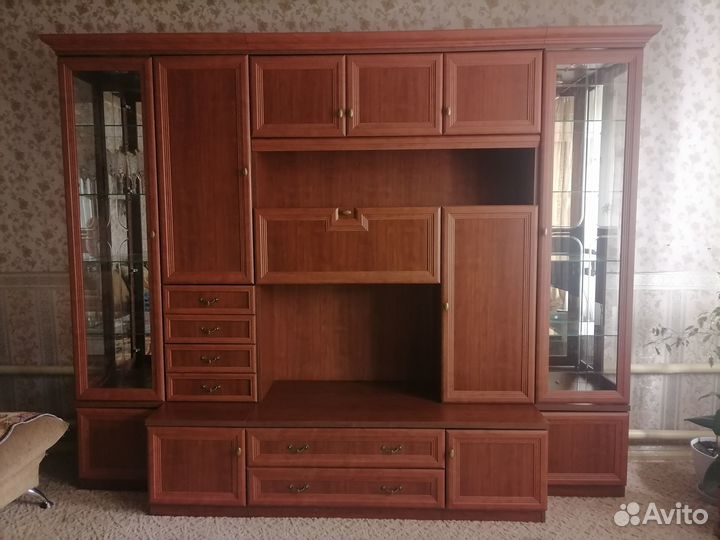 Стенка в гостиную