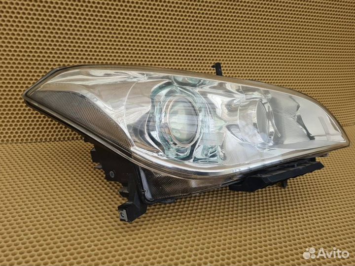 Фара передняя правая Infiniti M25 M37 Y51