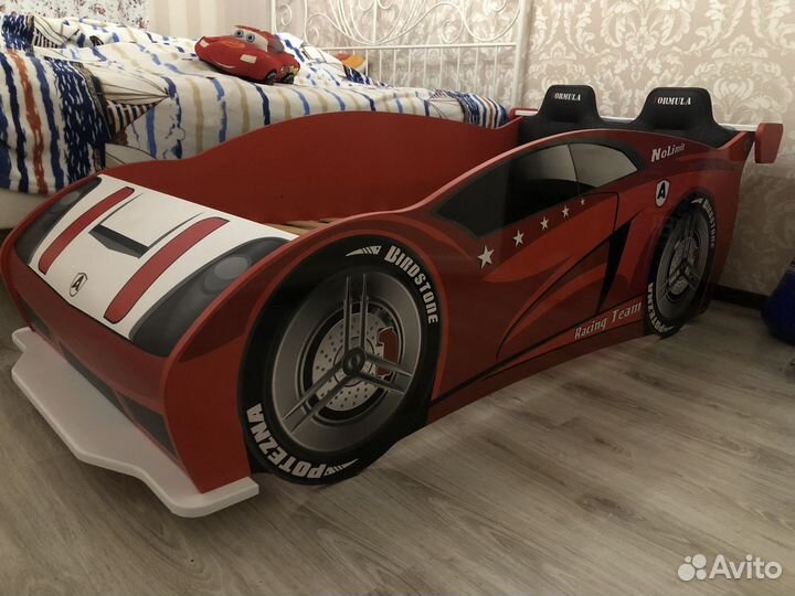 Детская кровать машинка с матрасом