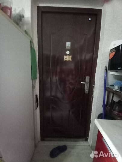 Дверь входная металлическая правая бу