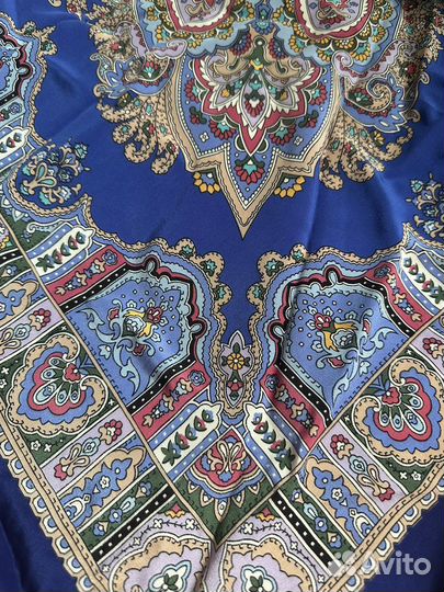 Платок новый 100 шелк 130см