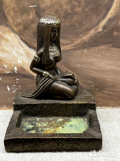 Статуэтка пепельница