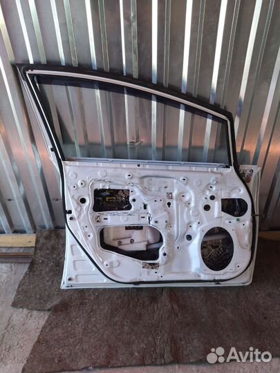 Двери Toyota Prius 30