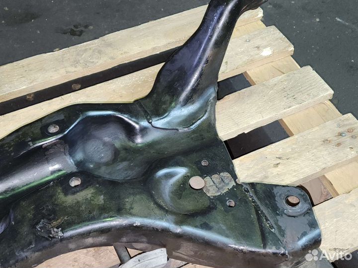 Балка двигателя Mitsubishi Outlander 1