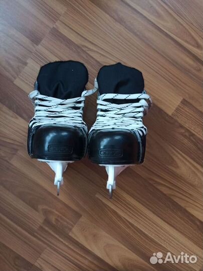 Коньки хоккейные