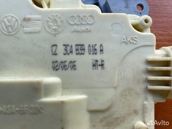 Замок двери задний правый Vw Passat B6 cbdc