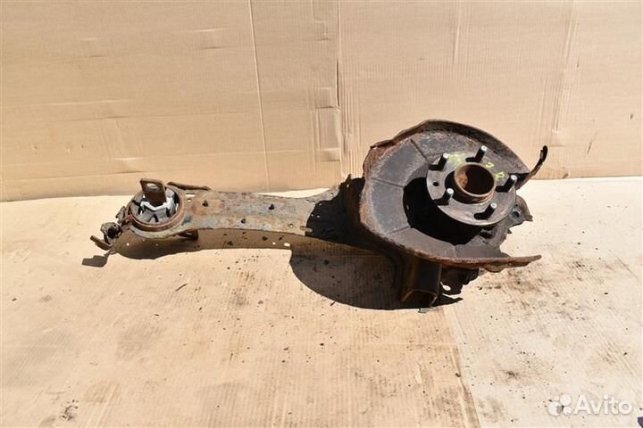 Кулак задний правый Ford Mondeo 4 поколение qxba