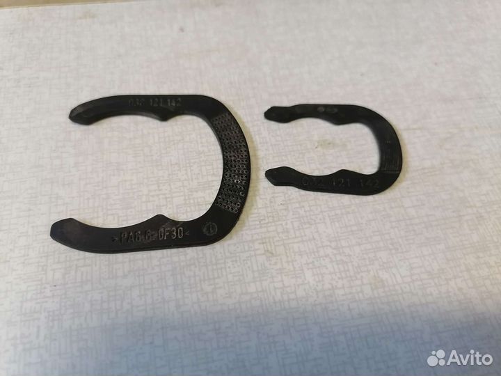 Пружинная защёлка корпуса термостата VAG