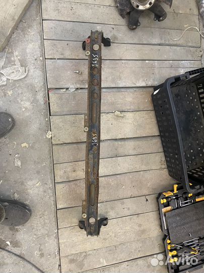 Ford focus 2 нижняя планка радиаторов