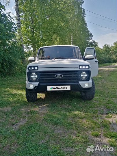 LADA 4x4 (Нива) 1.7 МТ, 2002, 130 000 км