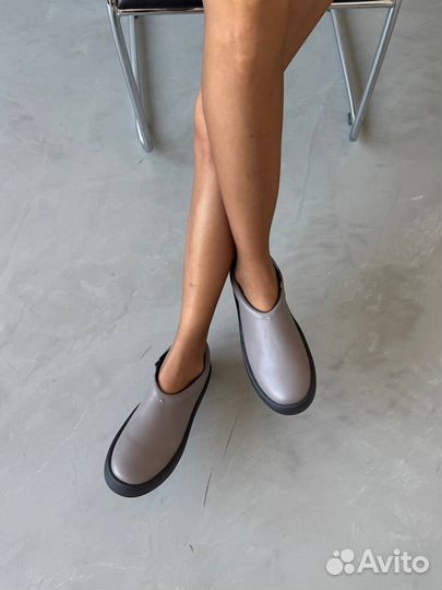 Кроссовки женские